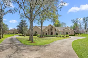 211 Golfview Dr, Richmond, TX 77469 - Photo 2