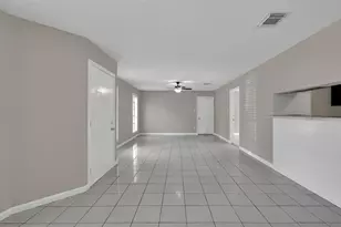 1018 Surrey Ct, Tomball, TX 77375 - Photo 10