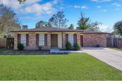1018 Surrey Court, Tomball, TX 77375 - Photo 2