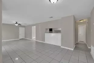 1018 Surrey Ct, Tomball, TX 77375 - Photo 8
