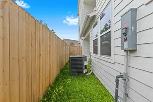 812 Elkhart St, Houston, TX 77091 - Photo 32