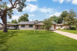 5831 Burr Oak Dr, Houston, TX 77092 - Photo 2