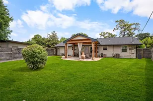 5831 Burr Oak Dr, Houston, TX 77092 - Photo 20