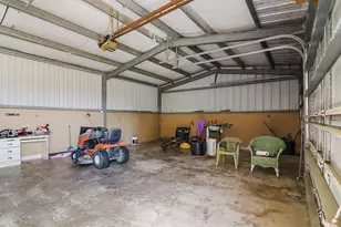 405 Park St, Anahuac, TX 77514 - Photo 6
