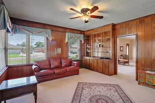 405 Park St, Anahuac, TX 77514 - Photo 10
