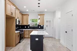 5515 Elm Springs Dr, Houston, TX 77048 - Photo 18
