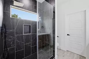 5515 Elm Springs Dr, Houston, TX 77048 - Photo 22