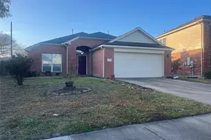 1903 Manor Dr, Baytown, TX 77521 - Photo 2