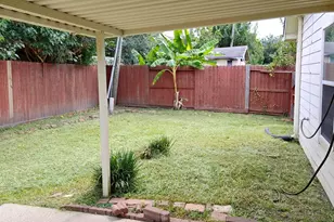 1903 Manor Dr, Baytown, TX 77521 - Photo 10