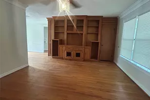 7611 Hereford St, Houston, TX 77087 - Photo 2