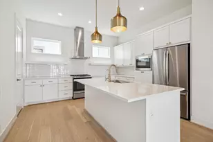 1747 Ojeman Spring Ln, Houston, TX 77055 - Photo 6