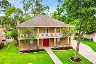 241 St Cloud Dr, Friendswood, TX 77546 - Photo 4