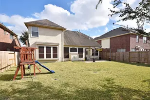 802 Hollyhock Dr, Stafford, TX 77477 - Photo 36