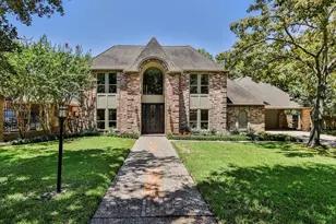 810 Herdsman Dr, Houston, TX 77079 - Photo 2