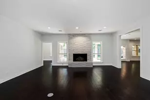 810 Herdsman Dr, Houston, TX 77079 - Photo 4