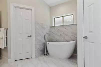 810 Herdsman Drive, Houston, TX 77079 - Photo 22