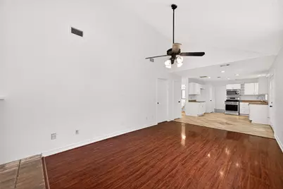 42 Rockridge Drive, The Woodlands, TX 77381 - Photo 10