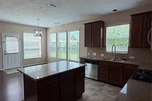 7034 Sun Creek Dr, Hitchcock, TX 77563 - Photo 16