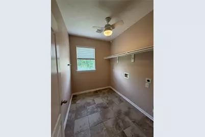 7034 Sun Creek Drive, Hitchcock, TX 77563 - Photo 12