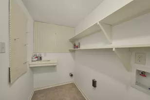 9662 Westview Dr, Houston, TX 77055 - Photo 16