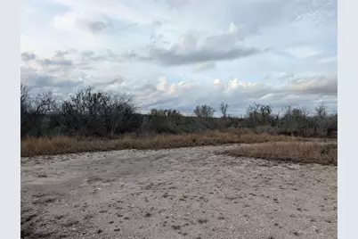 621 County Road 356, Kenedy, TX 78119 - Photo 8