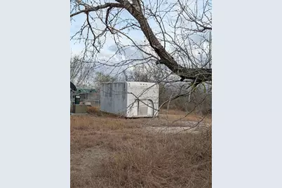 621 County Road 356, Kenedy, TX 78119 - Photo 10