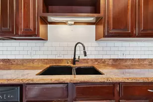 2100 Tanglewilde St, Houston, TX 77063 - Photo 14