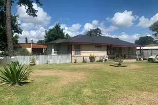 7311 Roswell St, Houston, TX 77022 - Photo 1