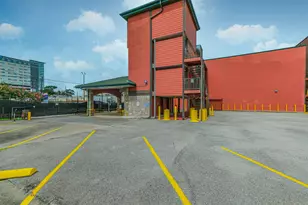 1025 Swanson St, Houston, TX 77030 - Photo 18