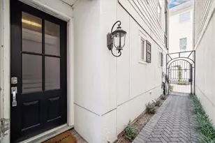 2006 Lou Ellen Ln, Houston, TX 77018 - Photo 2