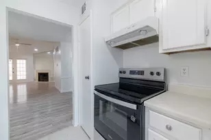 11201 Lynnbrook Dr, Houston, TX 77042 - Photo 6
