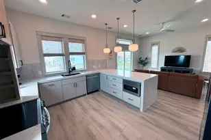 1998 Royalville Ct, Crystal Beach, TX 77650 - Photo 10