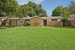 9618 Highmeadow Dr, Houston, TX 77063 - Photo 2