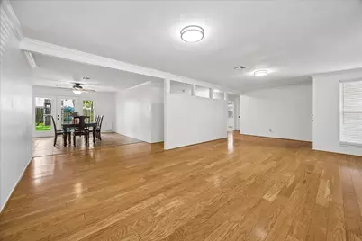9618 Highmeadow Drive, Houston, TX 77063 - Photo 32