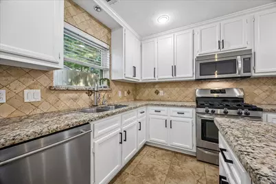 9618 Highmeadow Drive, Houston, TX 77063 - Photo 18