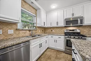 9618 Highmeadow Dr, Houston, TX 77063 - Photo 18