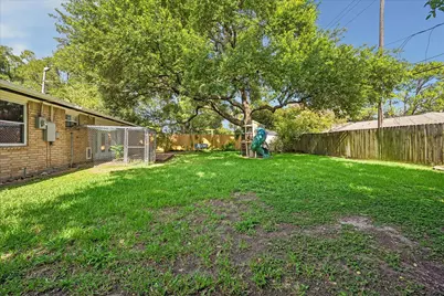 9618 Highmeadow Drive, Houston, TX 77063 - Photo 38