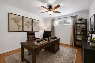 9618 Highmeadow Dr, Houston, TX 77063 - Photo 10