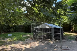 5226 Pensdale St, Houston, TX 77033 - Photo 4