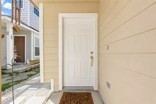 225 E Summerhaze, The Woodlands, TX 77382 - Photo 4