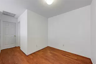 225 E Summerhaze, The Woodlands, TX 77382 - Photo 32