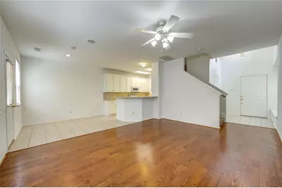 225 E Summerhaze, The Woodlands, TX 77382 - Photo 8