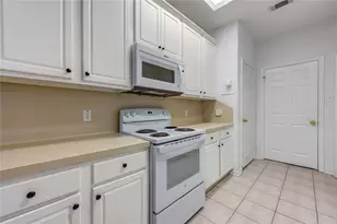 225 E Summerhaze, The Woodlands, TX 77382 - Photo 18
