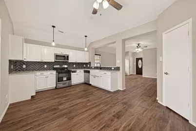 9418 Belleclaire Lane, Houston, TX 77044 - Photo 12