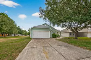 9418 Belleclaire Ln, Houston, TX 77044 - Photo 2