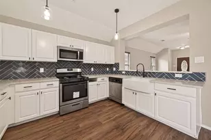 9418 Belleclaire Ln, Houston, TX 77044 - Photo 14