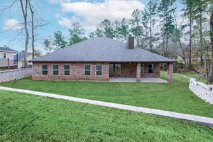 1920 Rollingwood Dr, Huntsville, TX 77340 - Photo 1