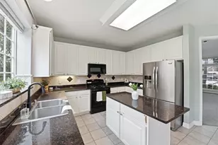 2413 Piney Woods Dr, Pearland, TX 77581 - Photo 10