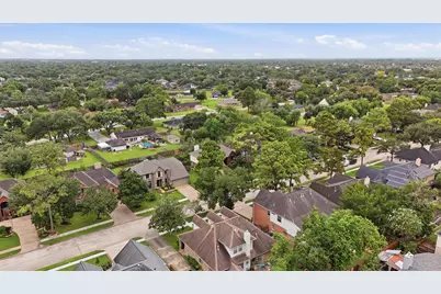 2413 Piney Woods Drive, Pearland, TX 77581 - Photo 32