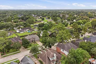 2413 Piney Woods Dr, Pearland, TX 77581 - Photo 32